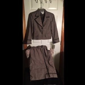 HARVE BERNARD SUIT // READ DESCRIPTION